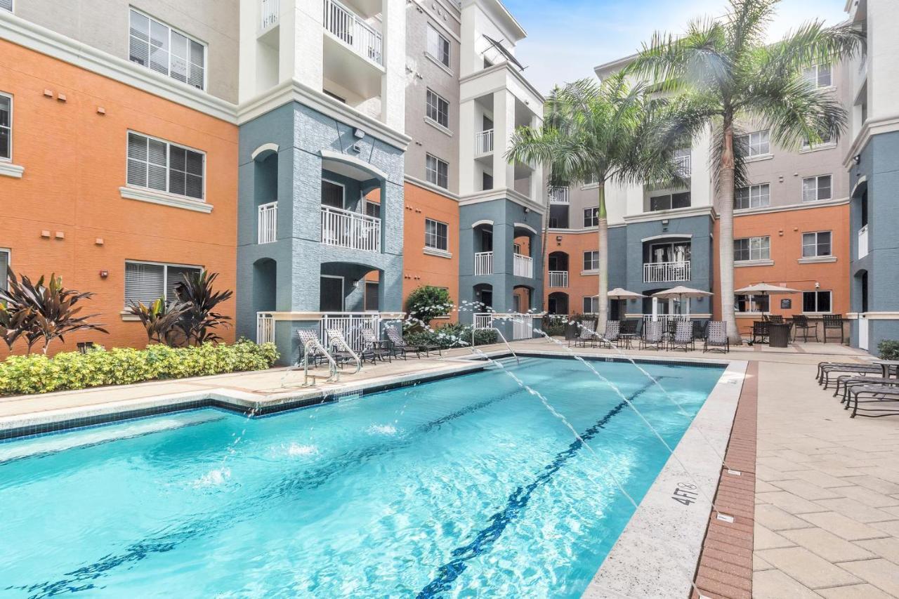 Dharma Home Suites South Miami At Red Road Commons Quarto foto