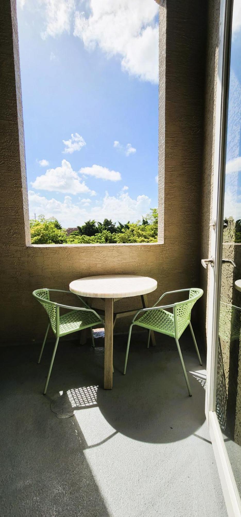 Dharma Home Suites South Miami At Red Road Commons Exterior foto