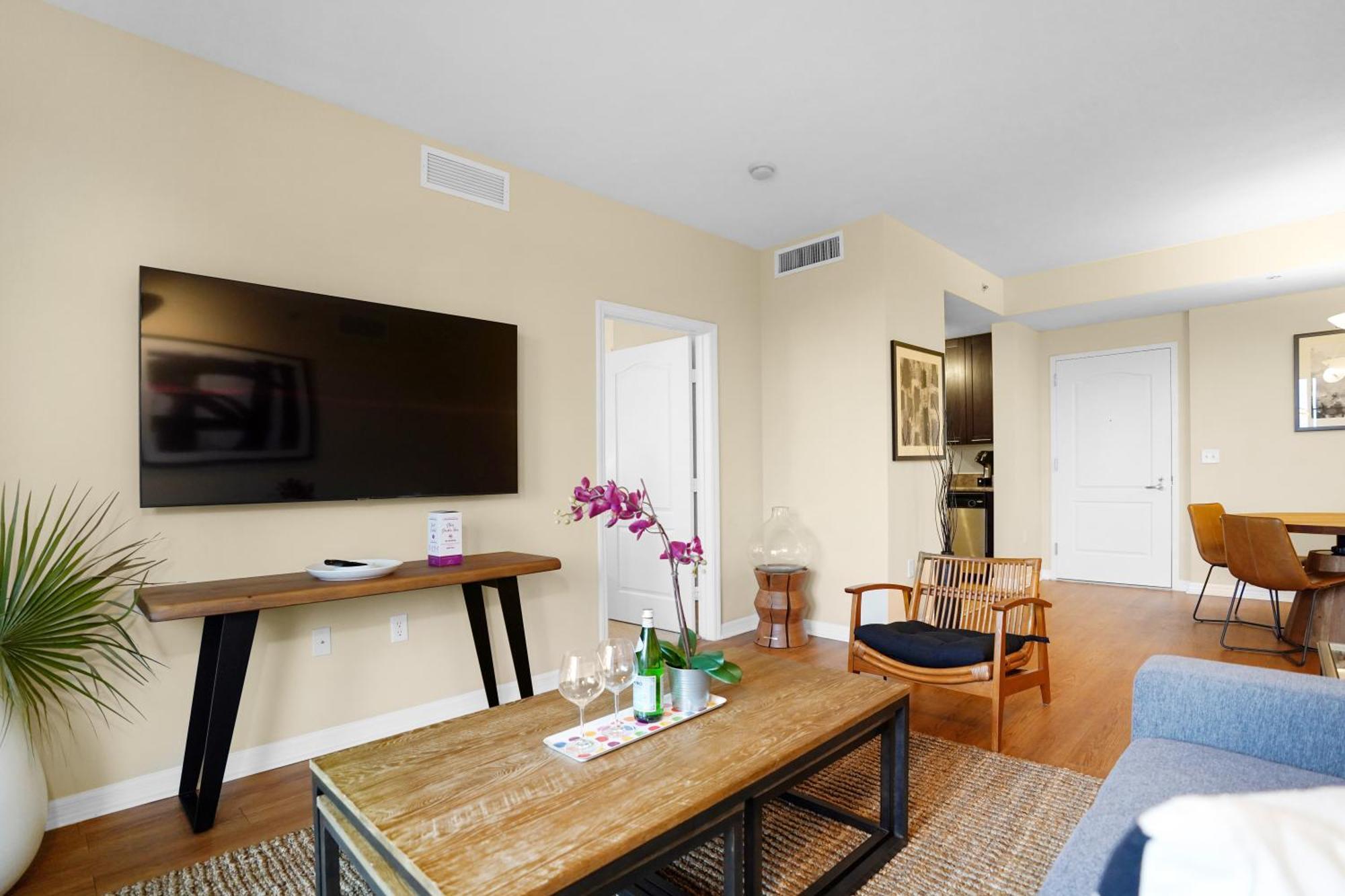 Dharma Home Suites South Miami At Red Road Commons Exterior foto