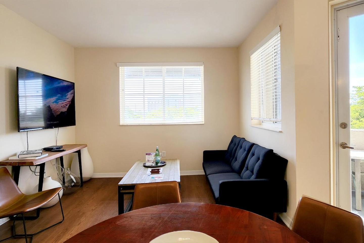 Dharma Home Suites South Miami At Red Road Commons Exterior foto