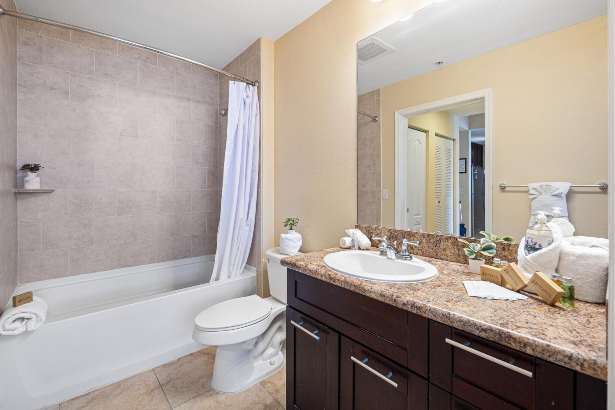 Dharma Home Suites South Miami At Red Road Commons Exterior foto