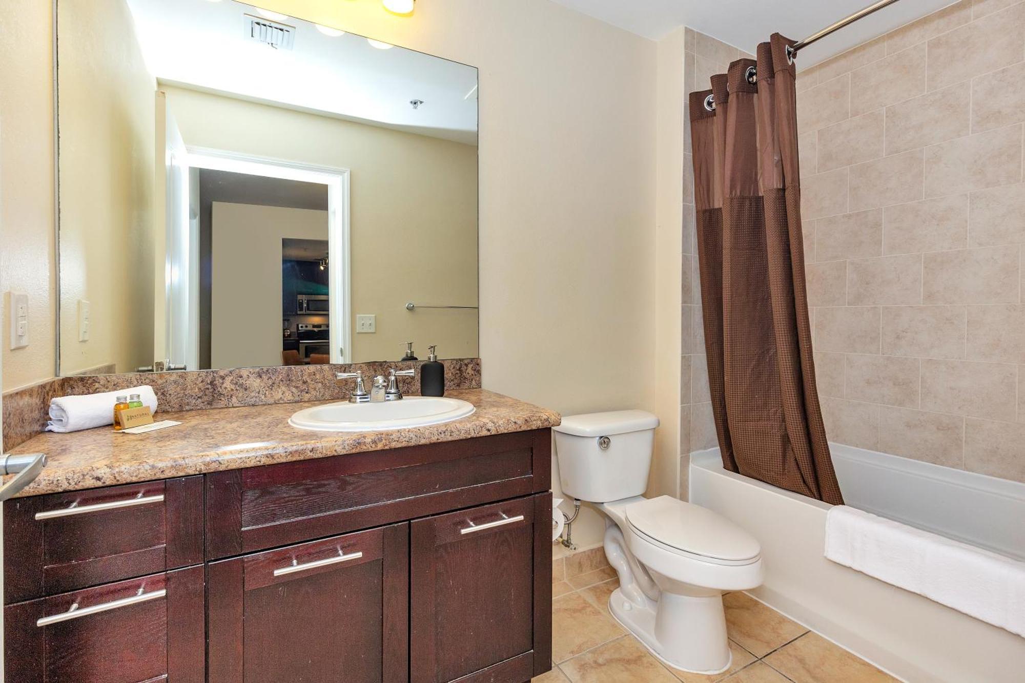 Dharma Home Suites South Miami At Red Road Commons Exterior foto